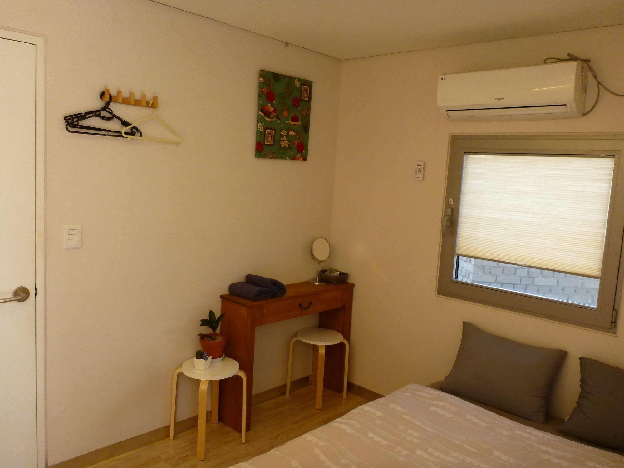 Inside Busan Hostel Exterior foto